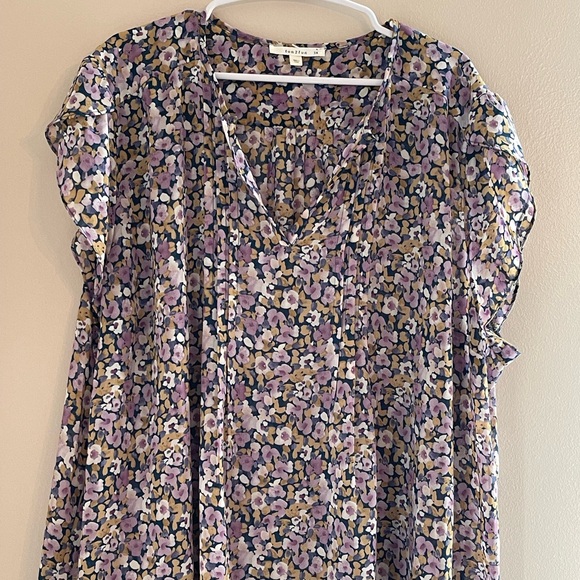 Fun 2 Fun - Floral Ruffle Sleeve Top - Picture 2 of 4